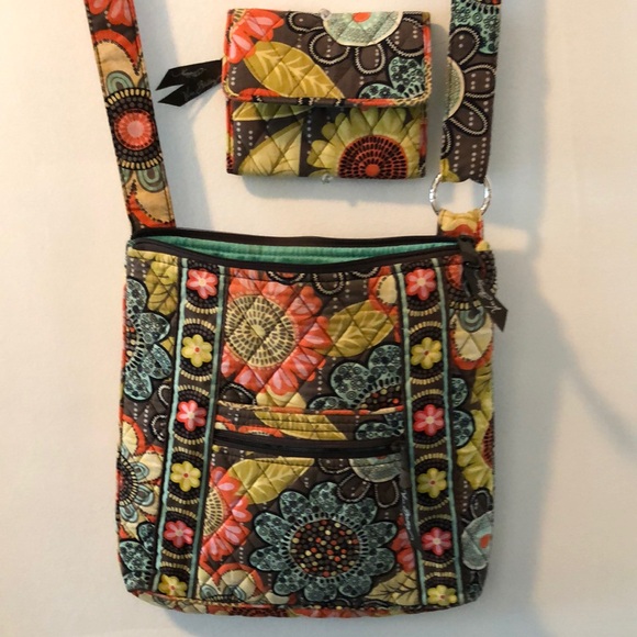 Vera Bradley Crossbody Purse in “Perfect Petals” Pattern - Picture 2 of 8
